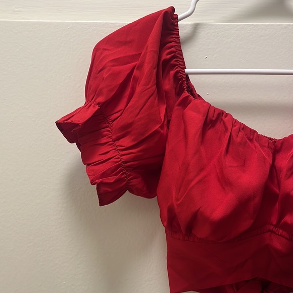 ❄️ SOLD ❄️ Ultra-Cropped Red Top (Large) - Picture 2 of 4